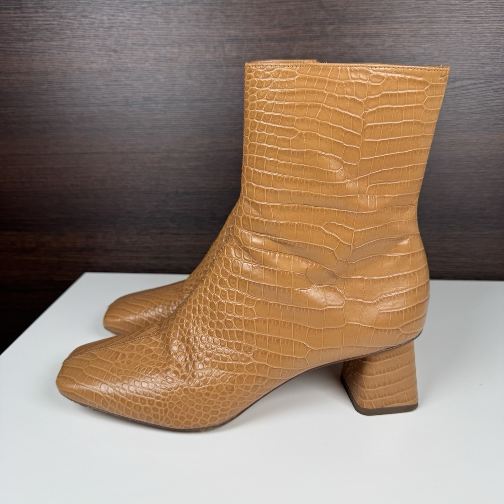 VINCE KOREN SQUARE-TOE CROC-EMBOSSED LEATHER ANKLE BOOTS TAN 10 M (MD25)